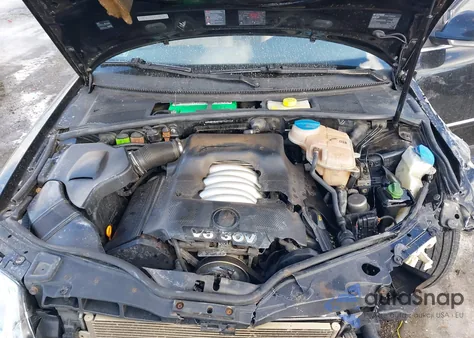 2005 Volkswagen Passat Glx из США, поврежденный, VIN WVWYU63B05E142155